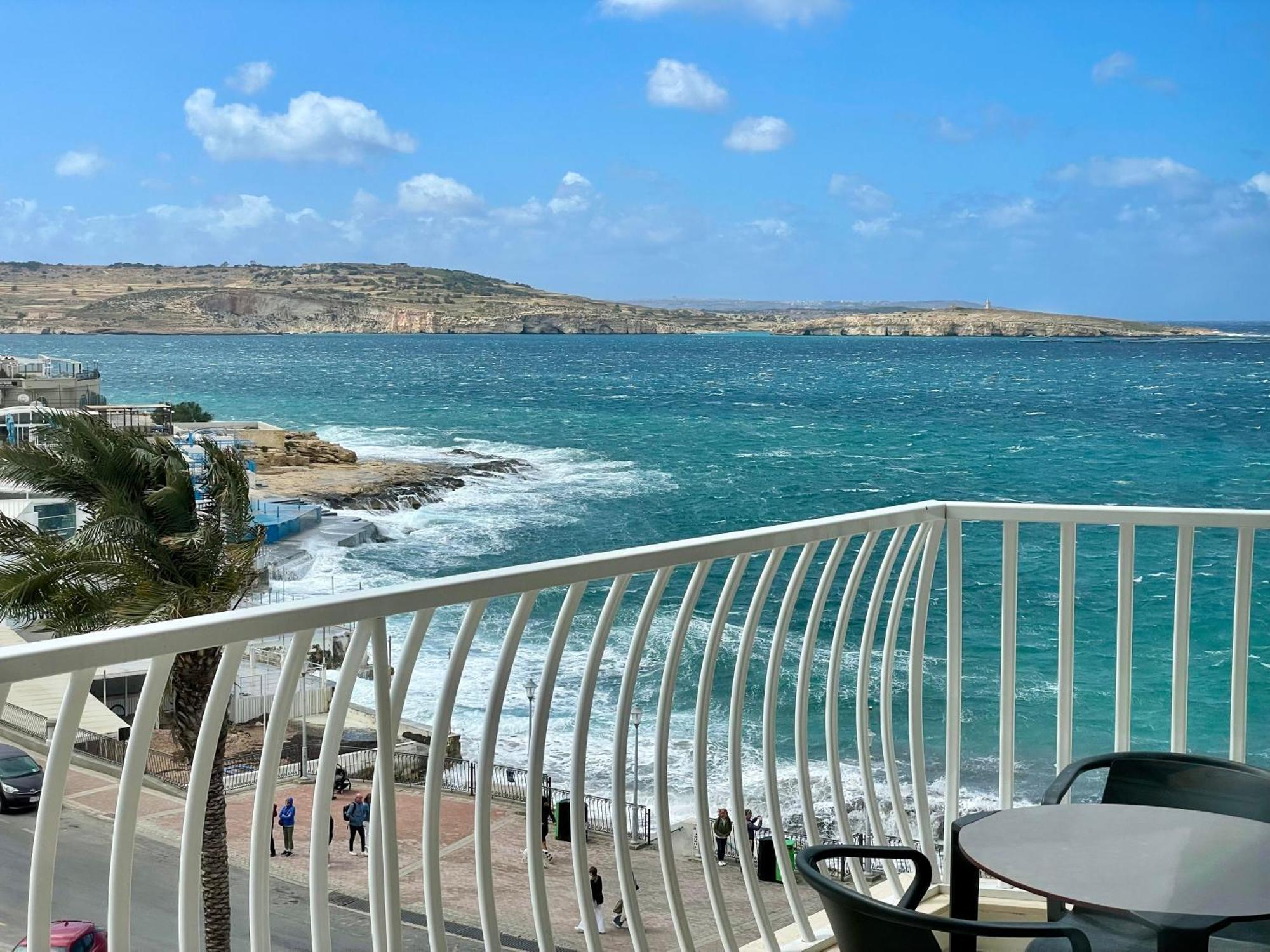 Bugibba Square Seafront Lux Apartments By Holi San Pawl il-Baħar Eksteriør bilde