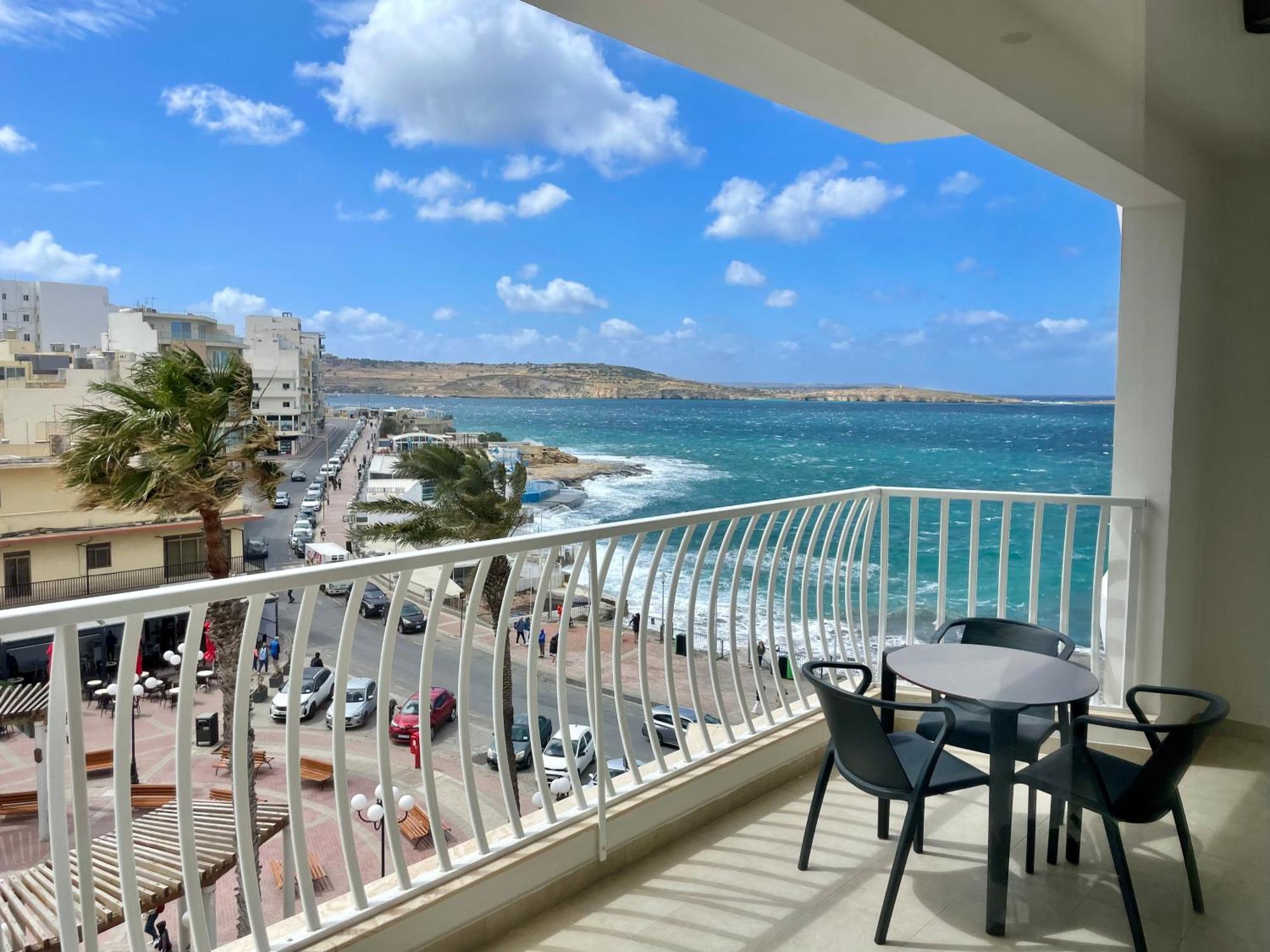 Bugibba Square Seafront Lux Apartments By Holi San Pawl il-Baħar Eksteriør bilde
