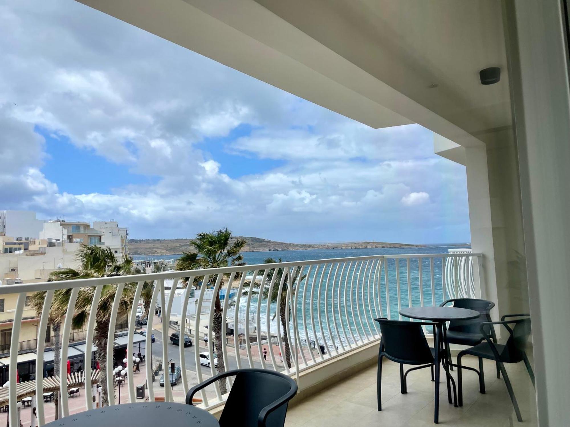 Bugibba Square Seafront Lux Apartments By Holi San Pawl il-Baħar Eksteriør bilde